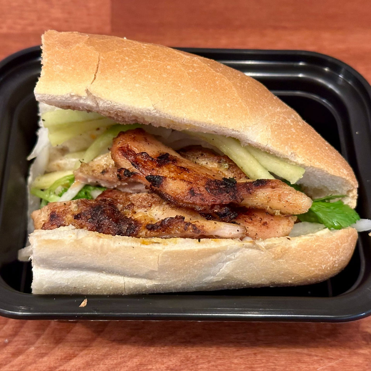 Petit Banh Mi - Grilled Chicken 180 그램