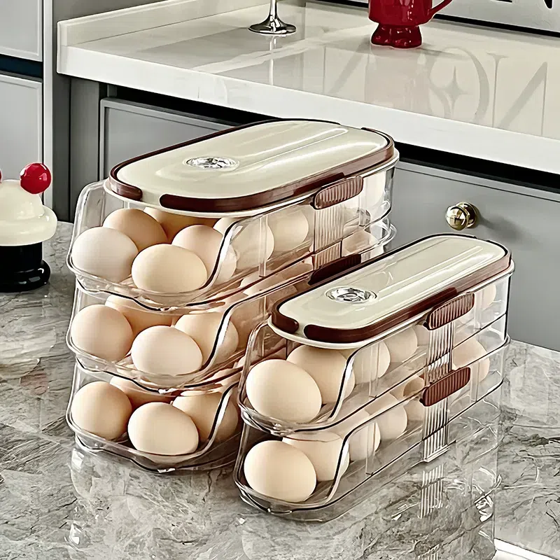 Eggs on the refrigerator door box of layer 2 1 개입
