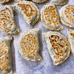 Fried Chinese leek dumpling 3 pieces 1 each