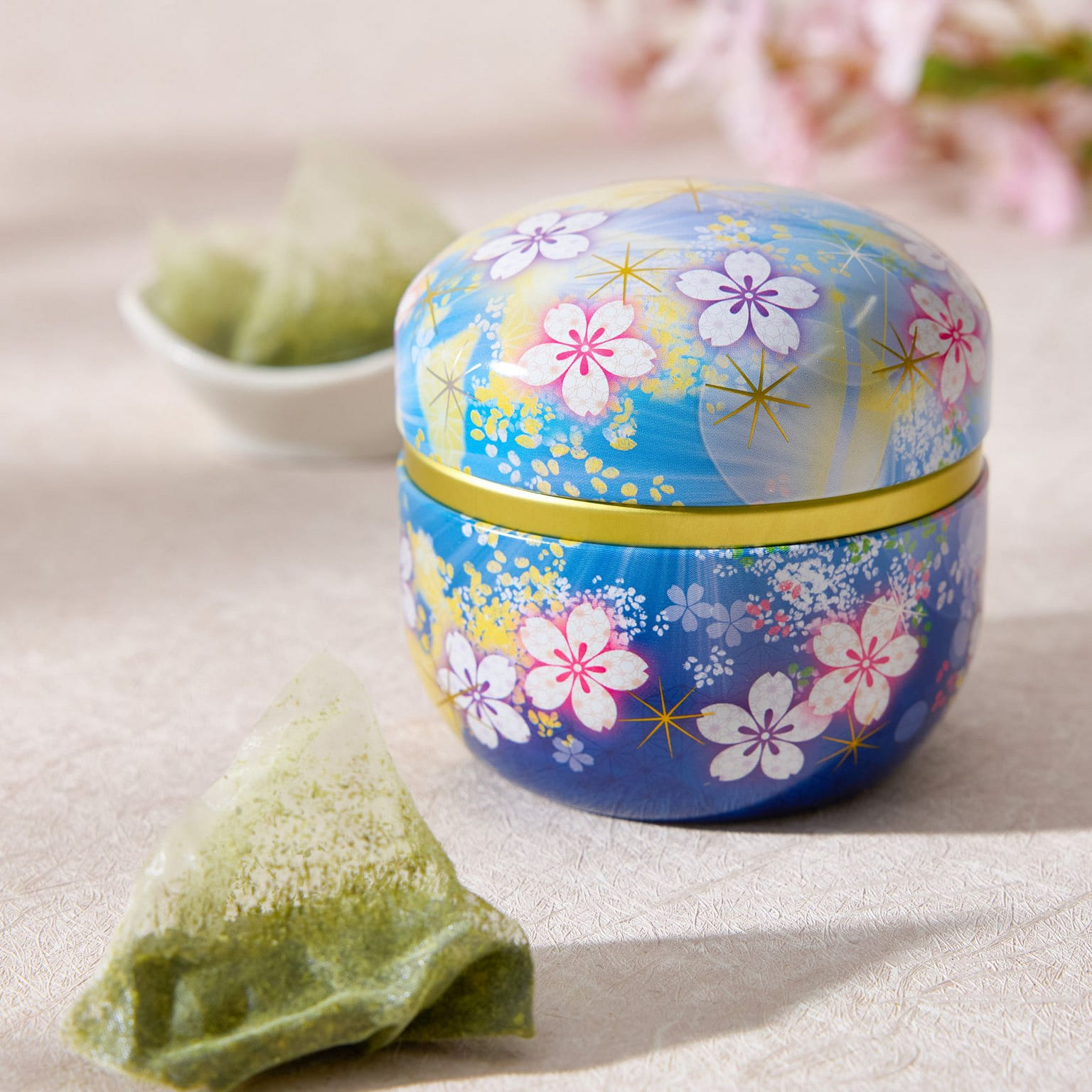 鈴子綠茶 藍櫻花罐裝(6袋) 129 克