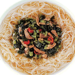 DOLL Instant Mifun Pickled Vegetable and Pork Flv 70 g