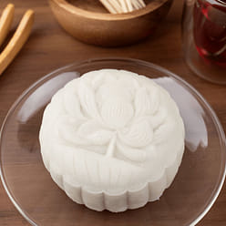 Lotus Paste Crystal Mooncake 175g 1 each