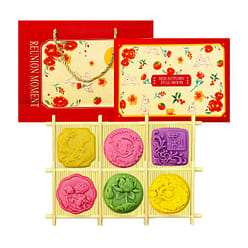 Peach Matcha Blueberry Cranberry Durian Mooncake 360 g