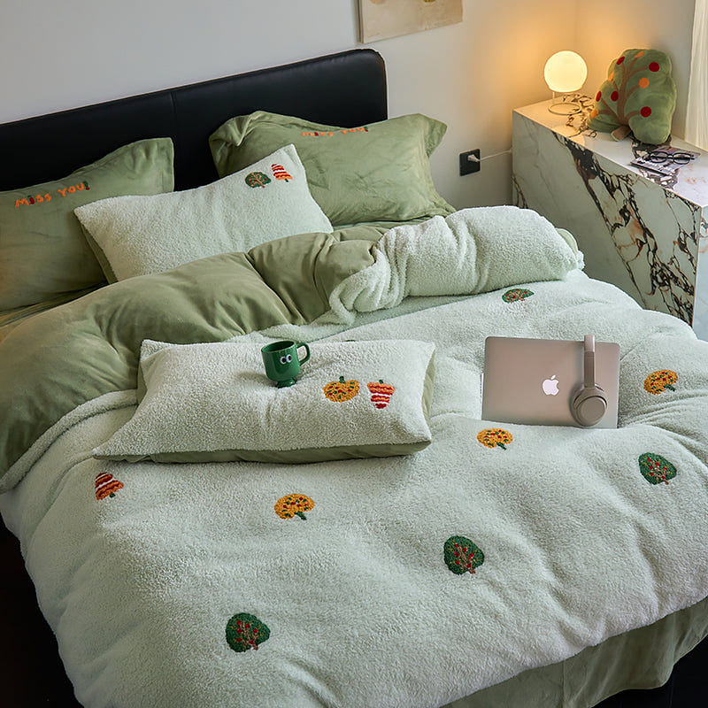 LULLABUY Cozy Wool Dreamland Bedding Set Queen Size Forest Whispers 2000 กรัม