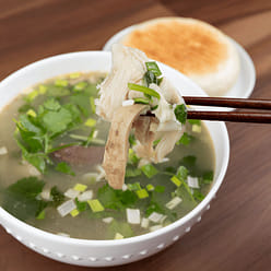 Lamb Offal Soup w. Sesame Flatbread 32oz 1 each