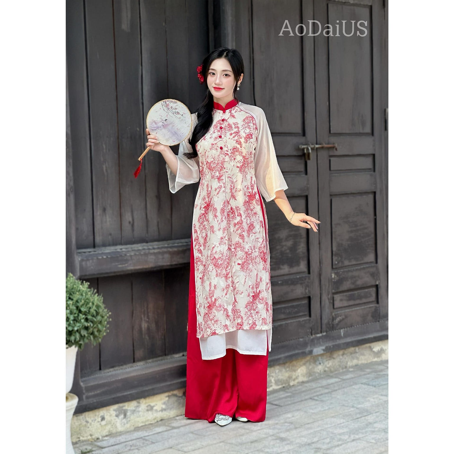 Women Red Ao Dai with a front slit No Pants K12 M 1 개