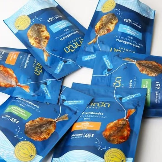 Thai fried fish with dried black pepper 35g snack 35 g