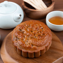 Mochi Red Bean Mooncake w. Egg Yolk 200g 1 each
