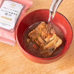 Kuze Fuku Freeze Dried Pork Miso Soup Ginger 65.2g 1 each