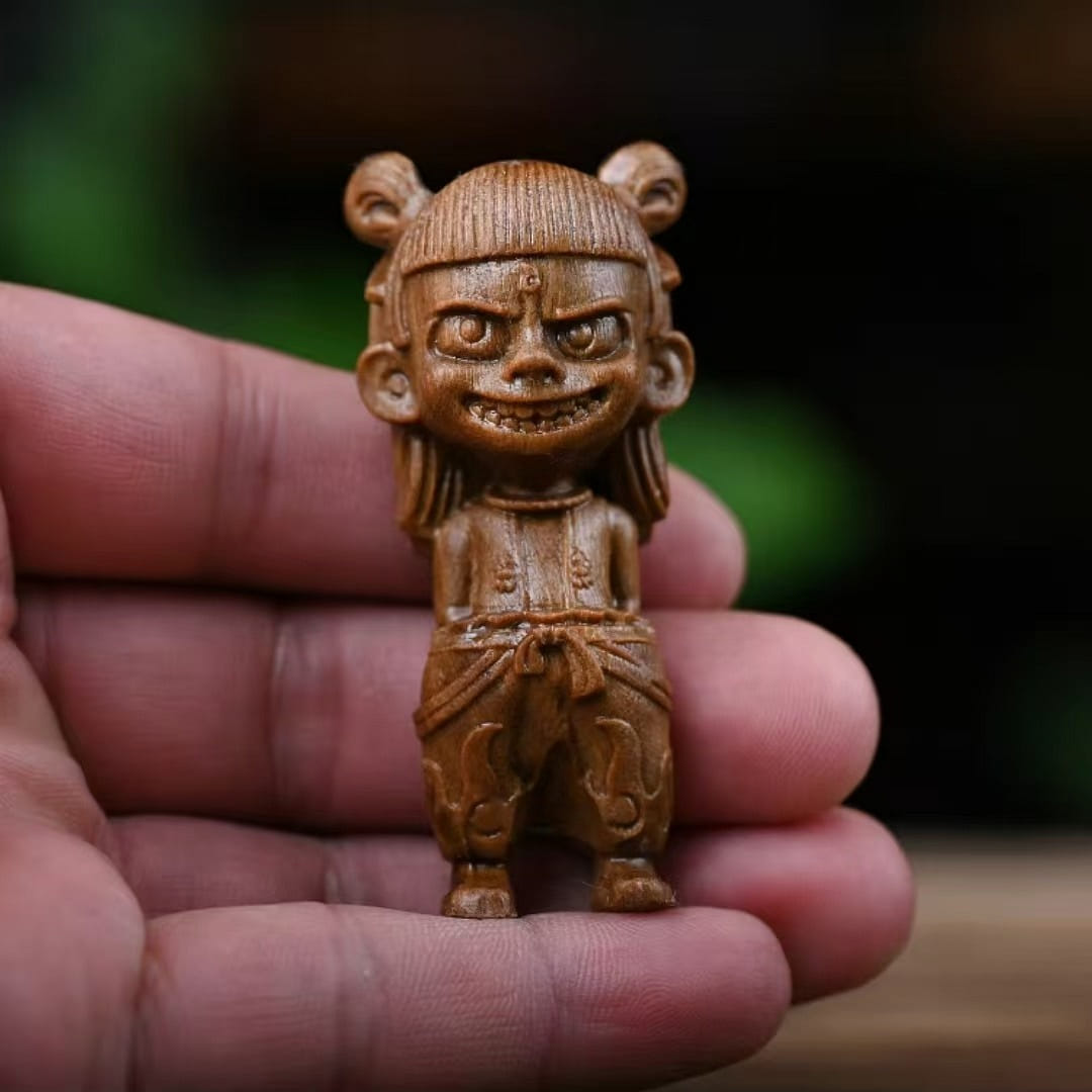 Carved green sandalwood Nezha 1 1 phần
