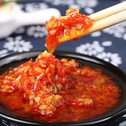 Huang Mingji chili sauce, garlic paste, chili pepper 200 g