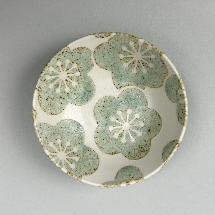 Made-in-Japan Hiwa Aqua Green Blossom Small Round Shallow Bowl, 4.4" 1 ส่วน