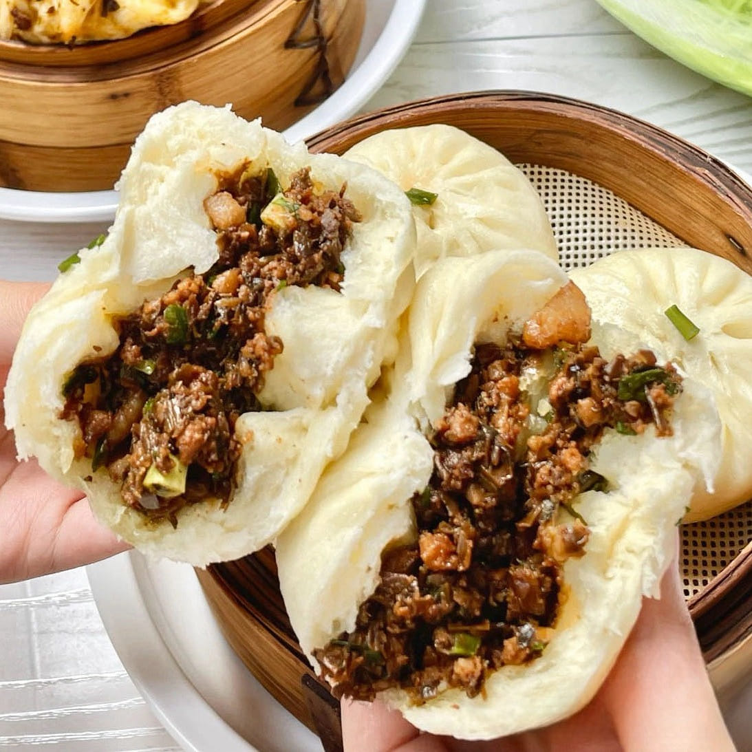 Sprouts and Pork Buns 4 개입
