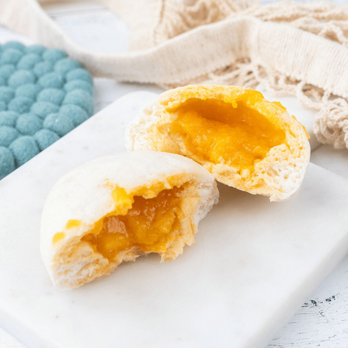 Steamed Custard Buns w. Salted Duck Egg Yolk 3pcs 1 each