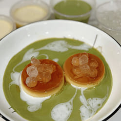 Caramel pudding w. matcha sauce+boba(4pcs) 1 count