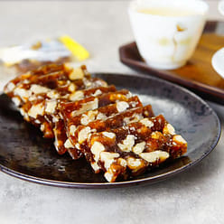 Shanghai specialty loquat walnut cake 388g 388 g