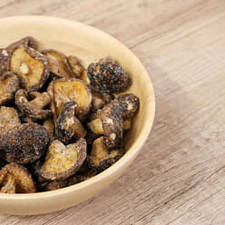 Royal Seafood USA Shiitake Mushroom Crisps -Lightly Cooked and Seasoned 4 oz