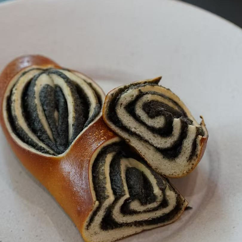 Hour 20 Black Sesame Filled Pretzel 4.2oz (120g) 1 each