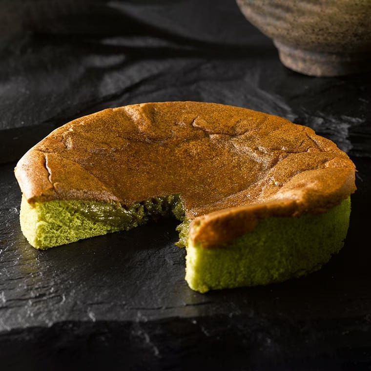 Half-baked Castella Matcha 1 case
