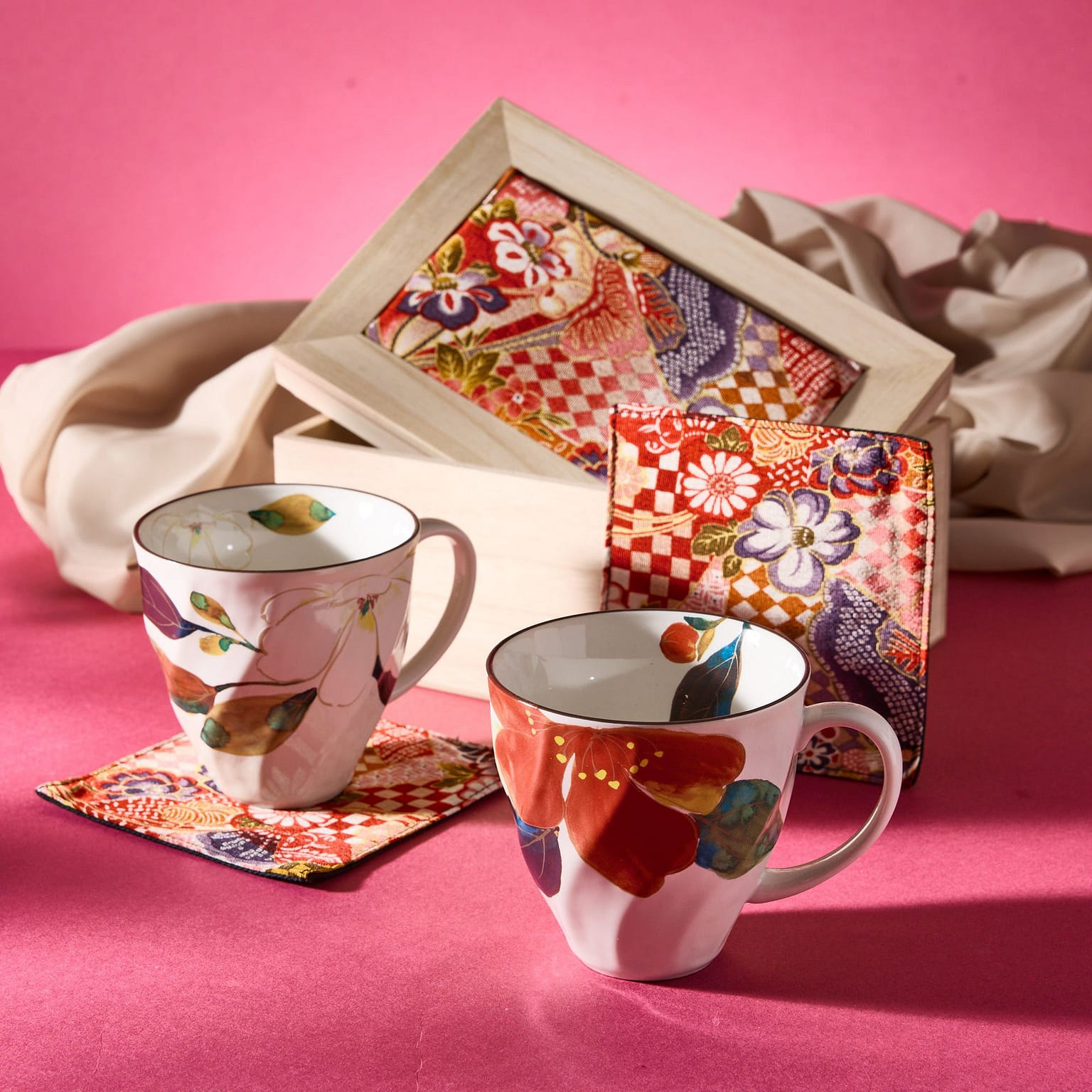 Floral Chirimen Mino Ware Mug Set 896 그램