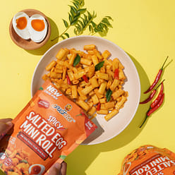 SPICY SALTED EGG - SAVOURY MINI ROLL SNACK 1 each