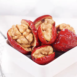 I miss you so much. Red dates with walnuts, 108g * 1 bag, filled with candied jujube 108 g