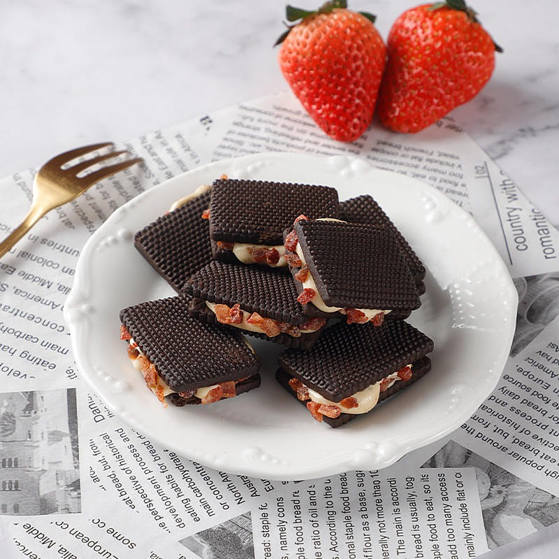 Helinwa cheese and strawberry nougat sandwich 140 กรัม