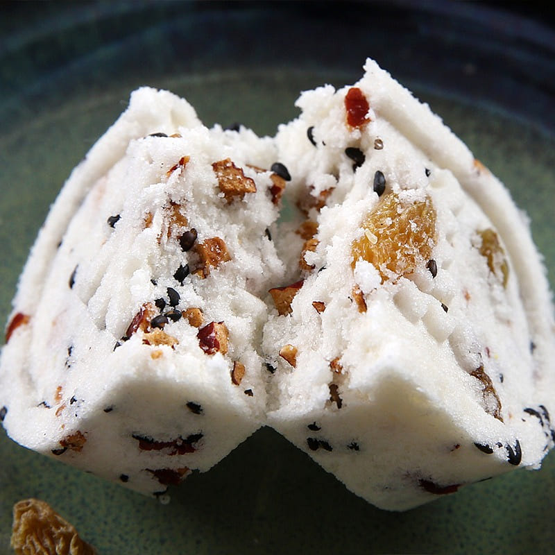 Red Date Yam Eight Precious Cake Nutty Poria Eight Precious Cake Gorgonzola Cake 1 กล่อง
