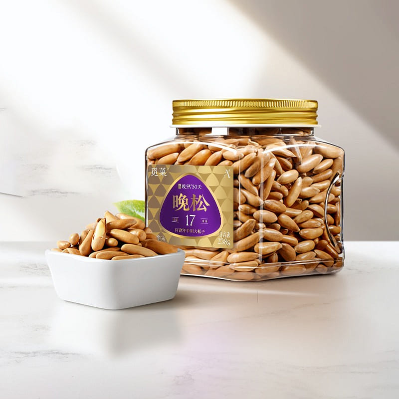 Peel Brazilian pine nuts by hand 238 그램