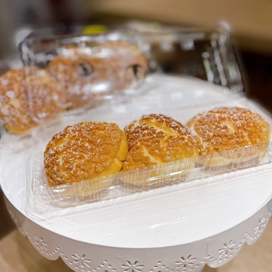 Signature Cream Puffs 1 each