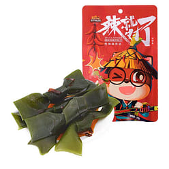 Three Squirrels Spicy Kelp Knot 100 g