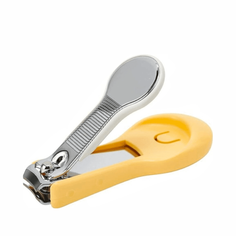 Pigeon Baby Nail Clipper With Splatter Proof Case For 9+ Months 1 count