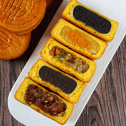 Egg moon baked mooncakes 400 g