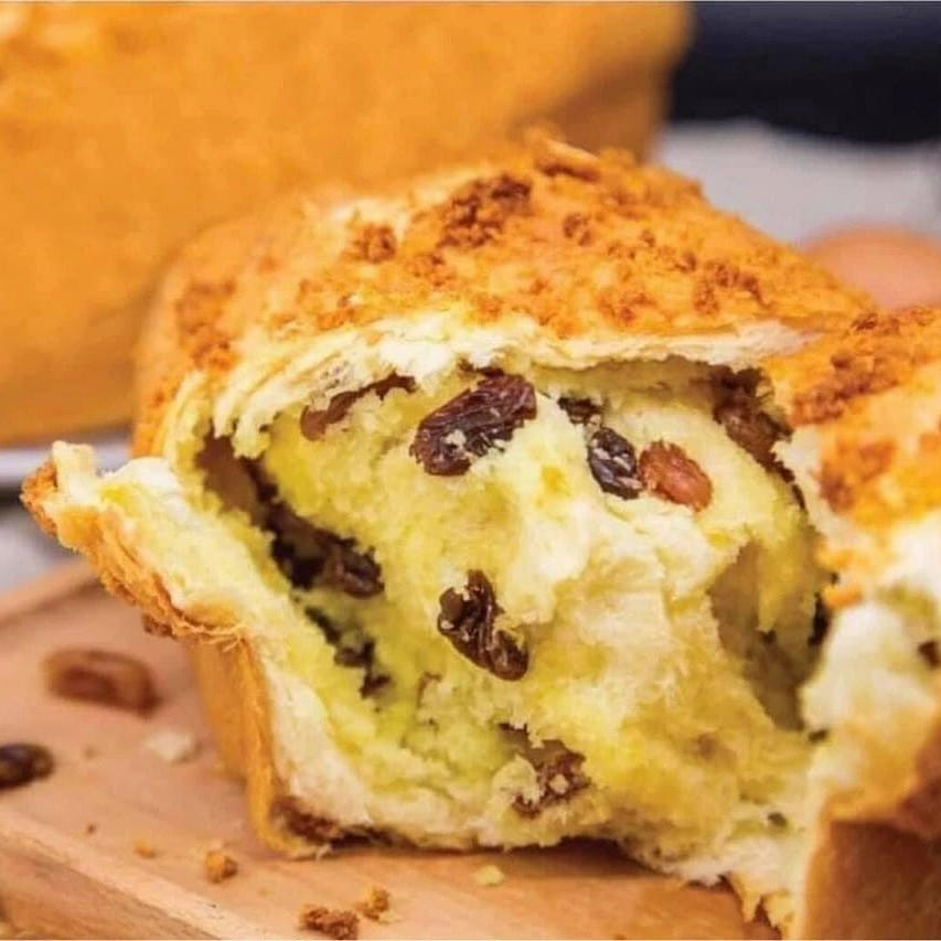 Coconut Raisins Milk Bread 1 unidad