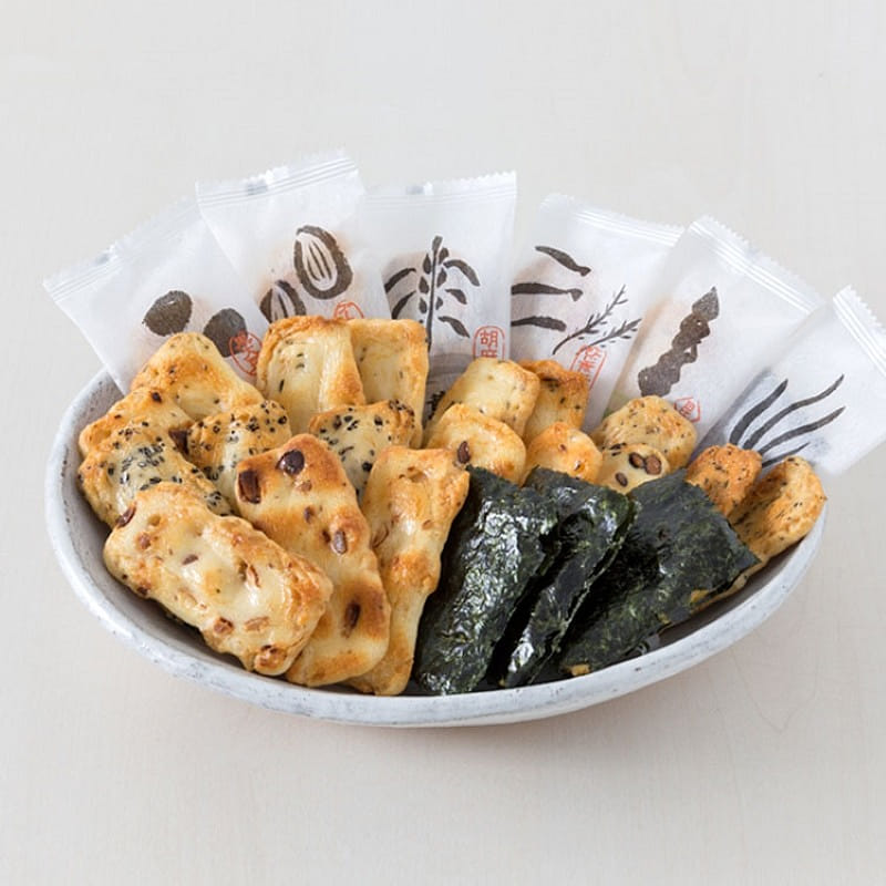 TOKYO Wangsamudo Old-fashioned Rice Cakes 'Umiyoiwa' and 'Yamayoiwa' 16 pieces 1 ส่วน