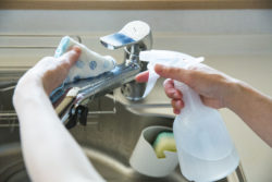 使用例_クエン酸_KOKUBO本「おうちごはんとおべんとう」掃除術5シンクまわり01_X6A1372