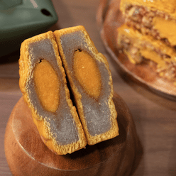 Happy Elephant Premium Moon Cake Taro (Yolk) 2pcs & Mixed (Yolk) 2pcs 480 g