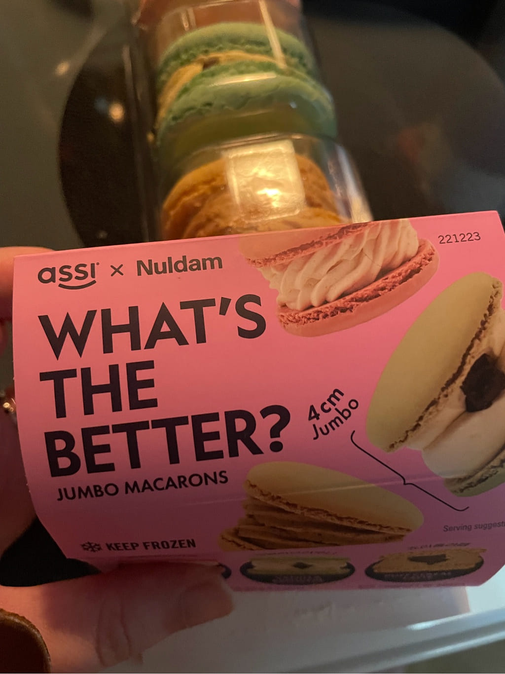 Get Assi X Nuldam Jumbo Macarons (Peach Yogurt, Vanilla Brownie