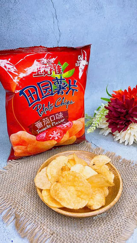 ポテトチップス Oishi tomato potato chips