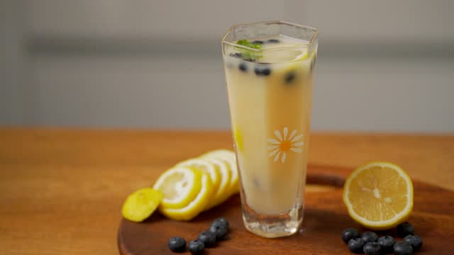 Lemon Yakult Mocktail 🍹