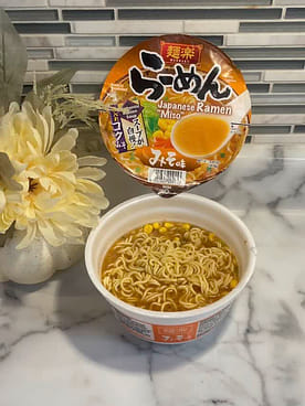 Hikari 麺楽インスタントラーメン みそ 3.2 オンス - Weee!