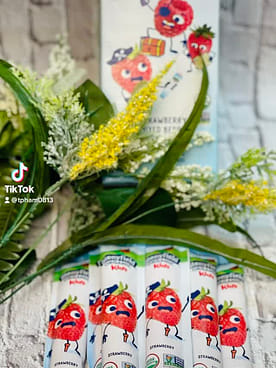 Stonyfield オーガニックキッズいちごヨーグルトチューブ8本入 16
