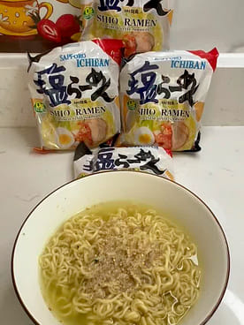 サッポロ一番 インスタントラーメン 塩味（5食入り） 17.5 オンス - Weee!