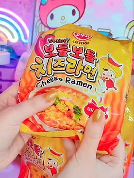Otoki 激辛チーズブルダック炒め麺 - Weee!